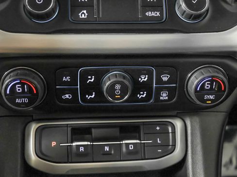 Used 2023 GMC Acadia SLT w/ Technology Package AWD/4WD image 34
