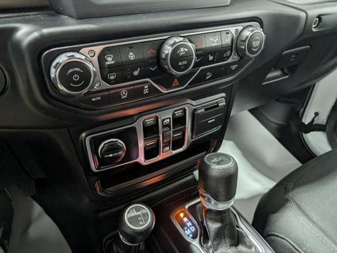 Used 2019 Jeep Wrangler Unlimited Sport S image 26