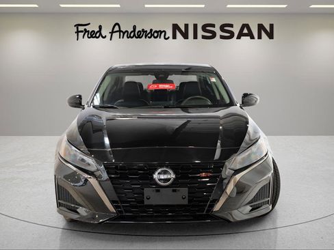 Certified 2024 Nissan Altima 2.5 SR image 3