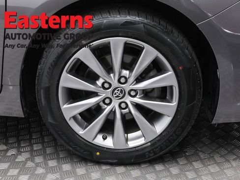 Used 2016 Toyota Camry XLE image 32