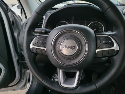 Used 2019 Jeep Renegade Latitude w/ Cold Weather Group AWD/4WD image 30