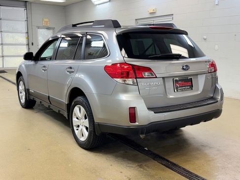 Used 2010 Subaru Outback 2.5i Premium AWD/4WD image 7