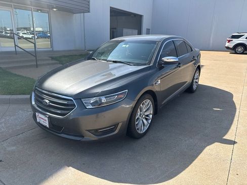 Used 2015 Ford Taurus Limited FWD image 3