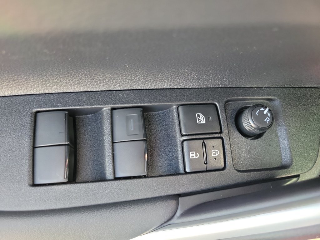 New 2026 Toyota Corolla Cross LE w/ Moonroof Package FWD image 20