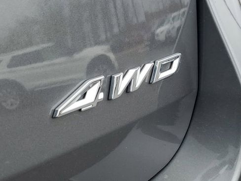 Used 2024 Ford Explorer XLT w/ Equipment Group 202A image 5