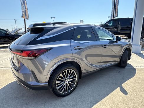 Used 2023 Lexus RX 350 w/ Luxury Package image 5