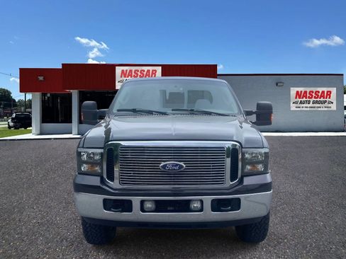 Used 2006 Ford F250 Lariat AWD/4WD image 2