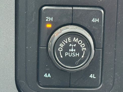 Used 2021 Ford F150 Lariat w/ Equipment Group 502A High image 9