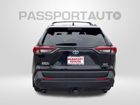 Certified 2022 Toyota RAV4 XLE image 7