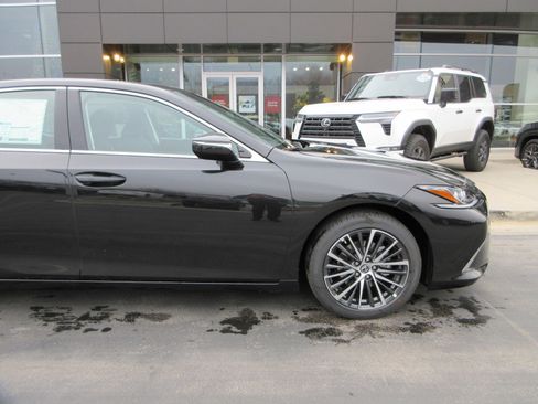 New 2025 Lexus ES 350 350 image 12