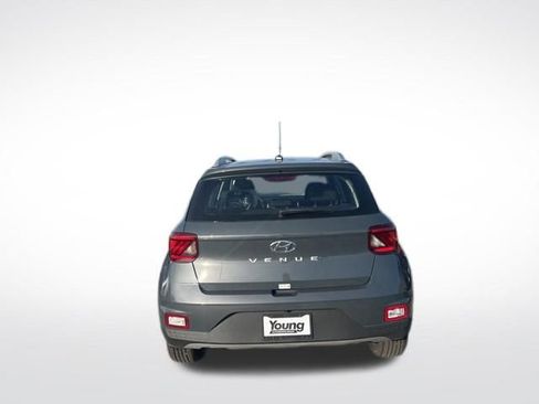 Used 2026 Hyundai Venue SEL FWD image 7