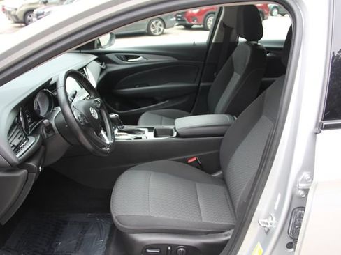 Used 2018 Buick Regal Preferred FWD image 16