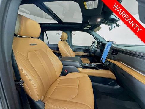 Certified 2024 Ford Expedition Platinum image 32