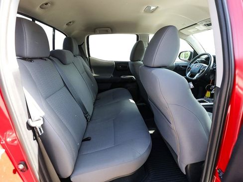 Used 2019 Toyota Tacoma SR5 AWD/4WD image 23