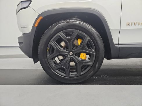 Used 2024 Rivian R1T Adventure AWD/4WD image 9