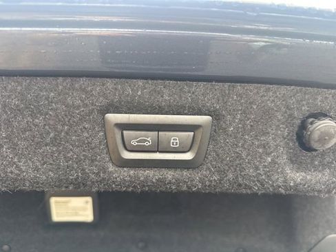 Used 2023 BMW 540i w/ Premium Package image 32