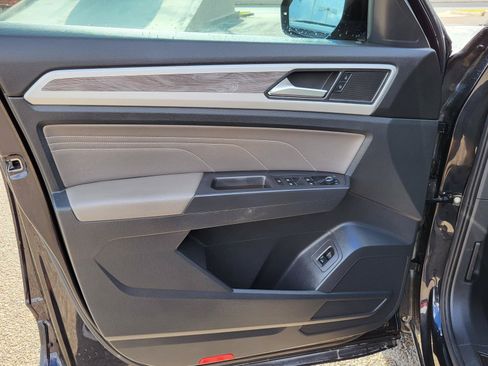 Used 2023 Volkswagen Atlas Cross Sport SE FWD image 20
