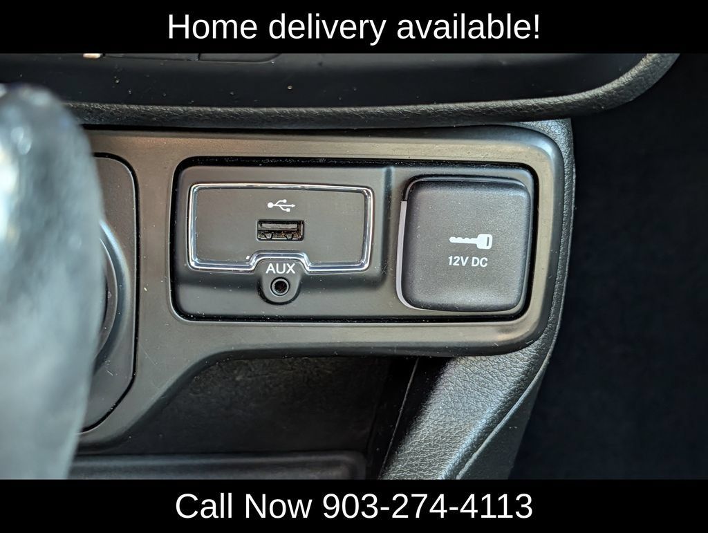 Used 2020 Jeep Renegade Limited w/ UConnect 8.4 Nav Group AWD/4WD image 17
