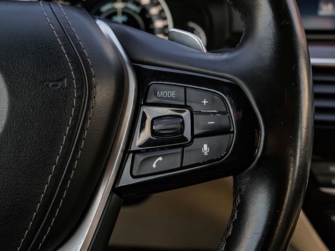 Used 2019 BMW 530e w/ Convenience Package image 17