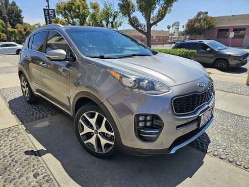 Used 2017 Kia Sportage SX FWD image 2