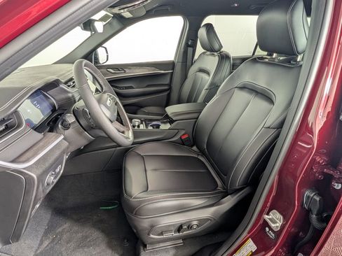 New 2025 Jeep Grand Cherokee L Limited w/ Black Appearance Package image 16