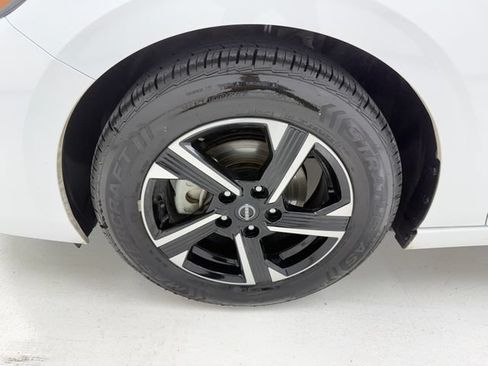 Used 2024 Nissan Sentra SV FWD image 7