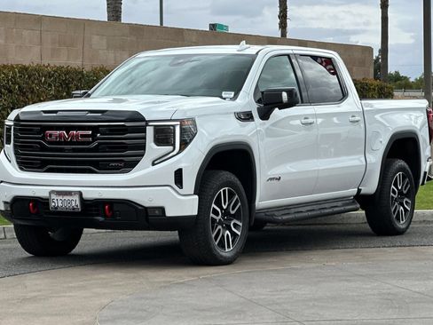 Certified 2025 GMC Sierra 1500 AT4 w/ AT4 Premium Package AWD/4WD image 8