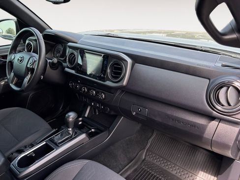 Used 2019 Toyota Tacoma TRD Off-Road AWD/4WD image 26