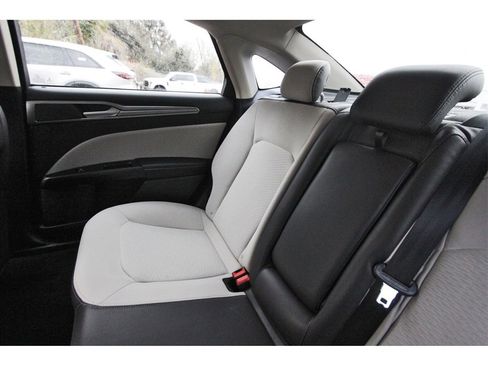 Used 2020 Ford Fusion SE w/ Equipment Group 151A image 10