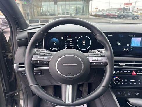 Certified 2025 Hyundai Santa Cruz Limited image 13