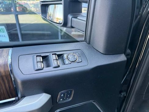 Used 2018 Ford F150 Lariat w/ Equipment Group 502A Luxury AWD/4WD image 6