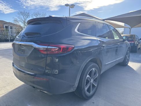 Used 2021 Buick Enclave Essence image 3