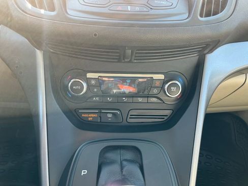 Used 2016 Ford Escape SE w/ Leather Comfort Package image 18