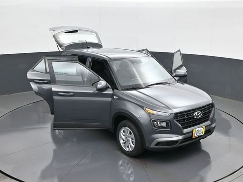 New 2026 Hyundai Venue SE image 29