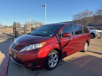 Used 2017 Toyota Sienna LE