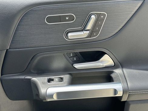 Used 2026 Mercedes-Benz GLB 250 image 15