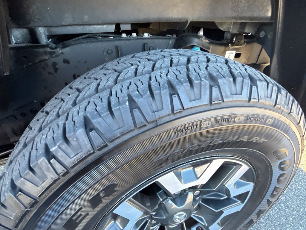 Used 2020 Toyota Tacoma TRD Off-Road AWD/4WD image 39