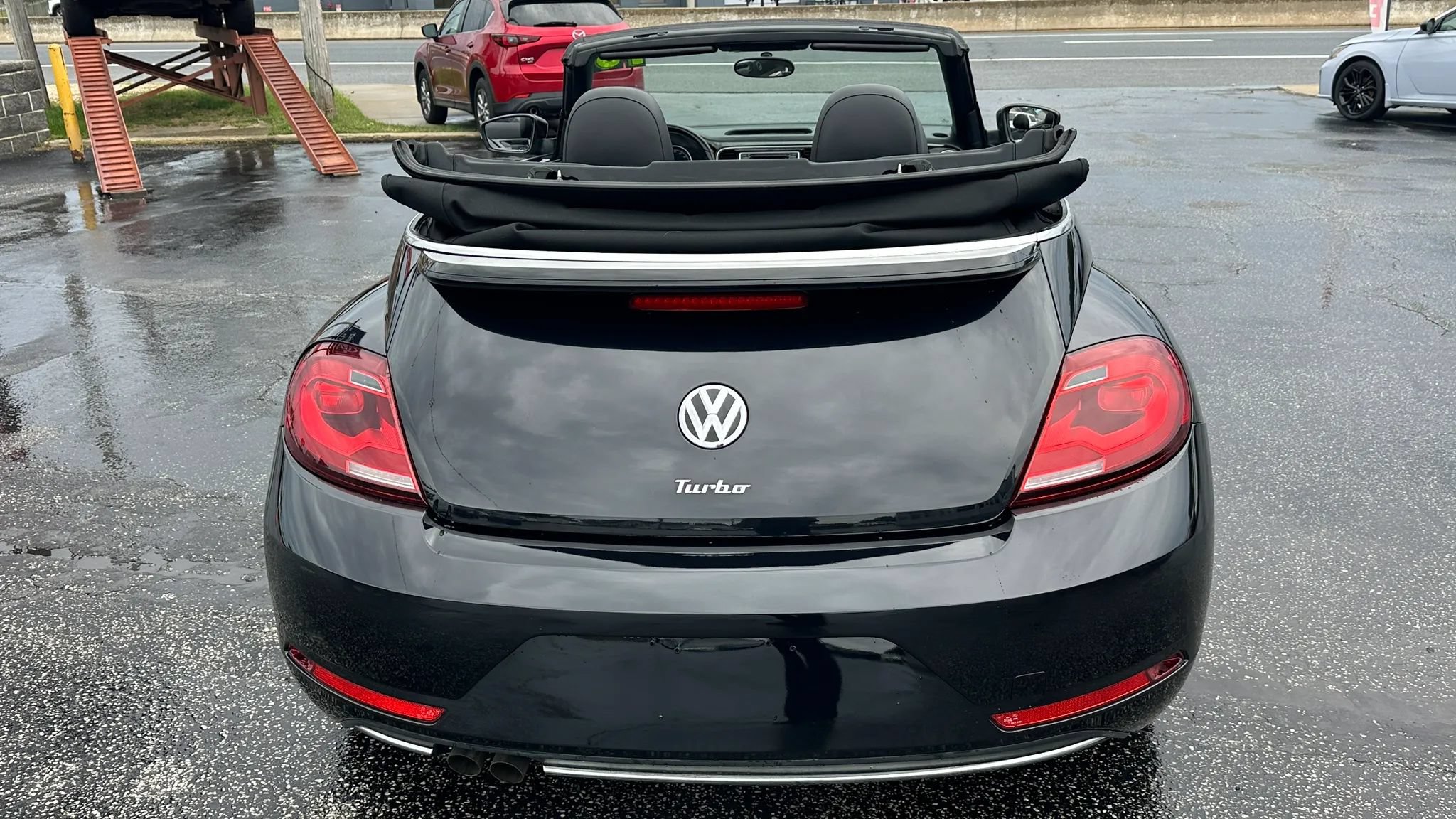 Used 2018 Volkswagen Beetle 2.0T S FWD image 8