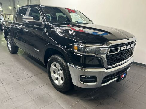 Used 2025 RAM 1500 Big Horn AWD/4WD image 2