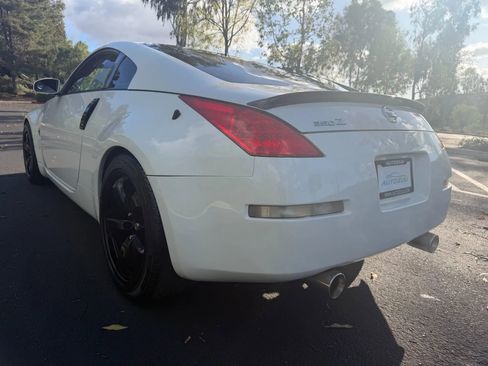 Used 2008 Nissan 350Z Enthusiast w/ Cargo Convenience Pkg image 3