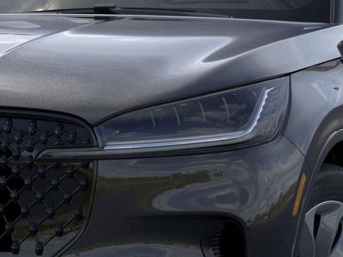 New 2026 Lincoln Aviator 2WD w/ Jet Appearance Package image 18