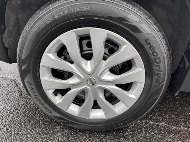 Used 2020 Nissan Rogue S AWD/4WD image 32