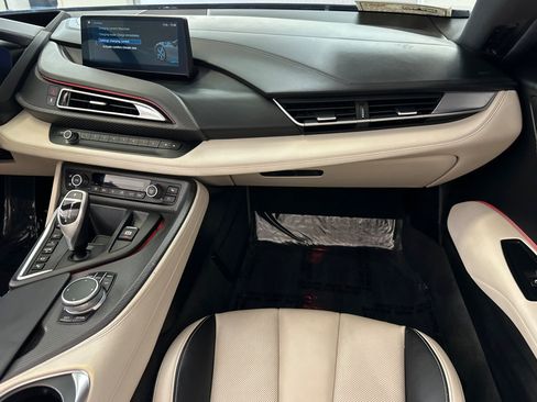 Used 2019 BMW i8 Roadster AWD/4WD image 30