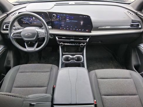 Used 2025 Chevrolet Traverse LT w/ Midnight/Sport Edition image 9