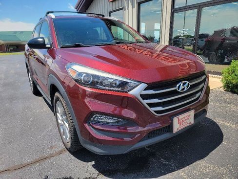 Used 2017 Hyundai Tucson SE w/ SE Popular Package 02 FWD image 2