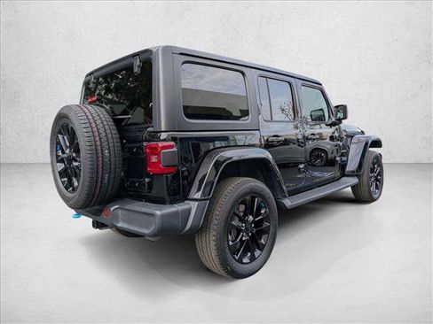 Used 2023 Jeep Wrangler Sahara w/ Cold Weather Group image 5