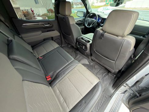 Used 2025 Chevrolet Silverado 1500 ZR2 w/ Technology Package image 13