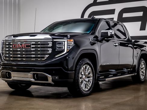 Used 2024 GMC Sierra 1500 Denali w/ Technology Package AWD/4WD image 29