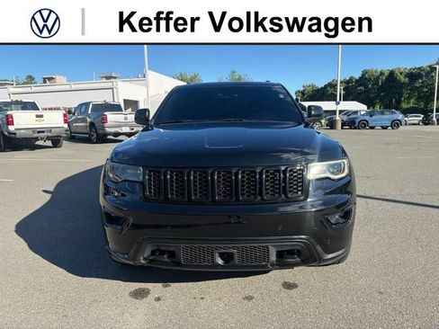 Used 2017 Jeep Grand Cherokee Overland w/ Jeep Active Safety Group AWD/4WD image 8