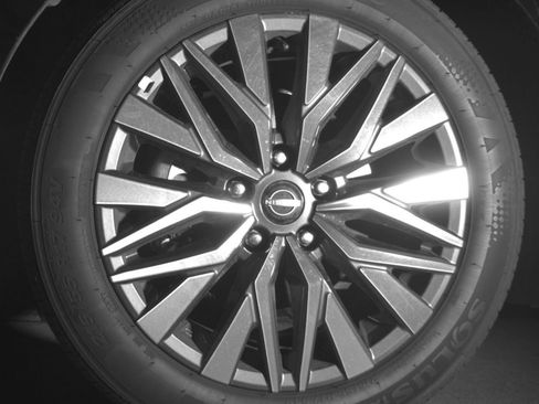 Used 2025 Nissan Altima 2.5 SV FWD image 15